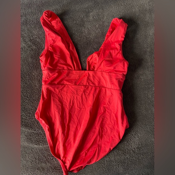 Andie Swim The Mykonos—Flat in Cherry Red XS - Picture 5 of 5